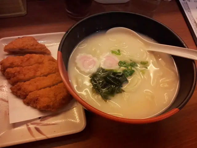 吉列豬扒豬骨湯烏冬