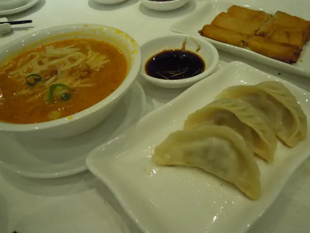 認真麻麻(鮮肉鍋貼較好外)