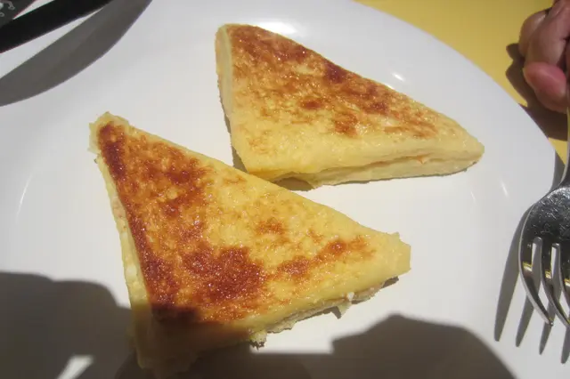 焗蟹棒熟蛋西多士三文治