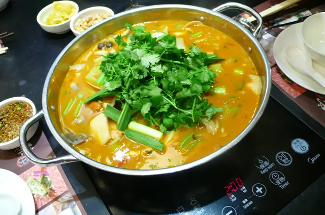 辣汁雜菌花蛤鍋 (大)