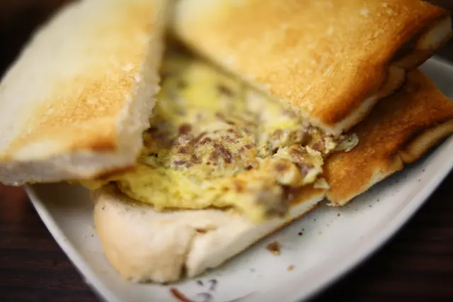 無敵蛋牛治烘底