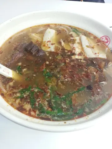 杂锦猪肉红薯粉酸辣汤底