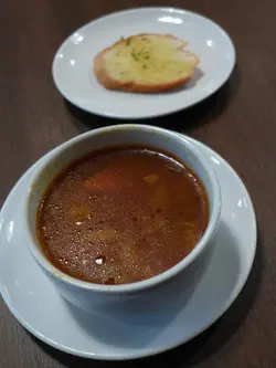 意大利菜湯配蒜蓉包