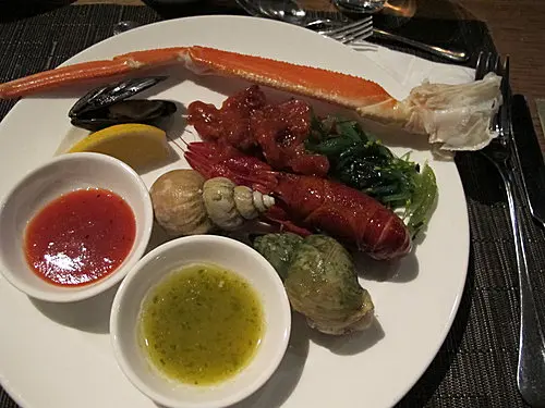 蟹腳冇味, 龍蝦太咸, 螺還可以