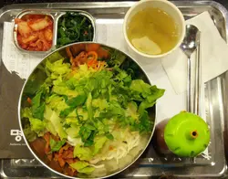 连餐具都很有韩国气息