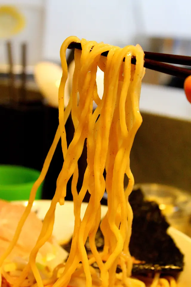 Al dente thick noodles