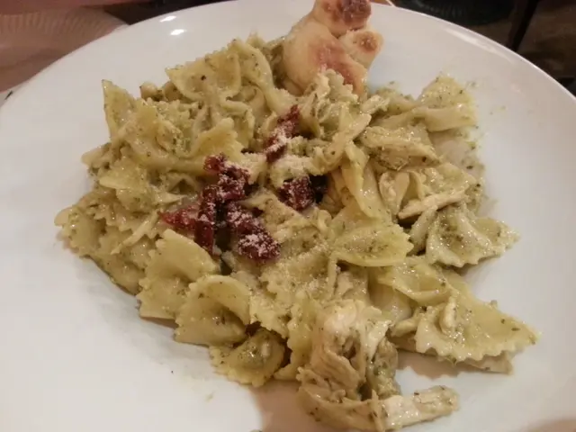 白汁雞肉蝴蝶粉