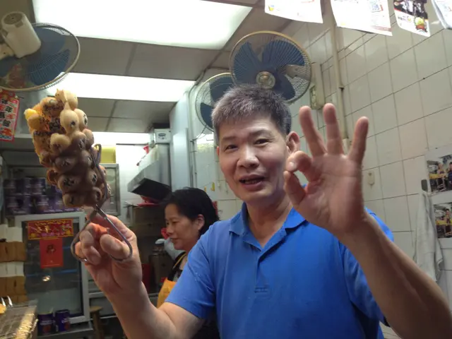 老闆說如果吃過口味不對可以再整一底給我...他說一場來到就要食到喜歡的口味開開心心的食喲