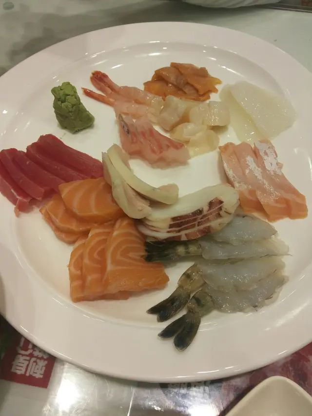 最有特色係有泰式蝦剌身