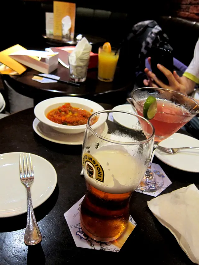 一枱人, 得一碟野都有三份叉同餐巾, 服務周到