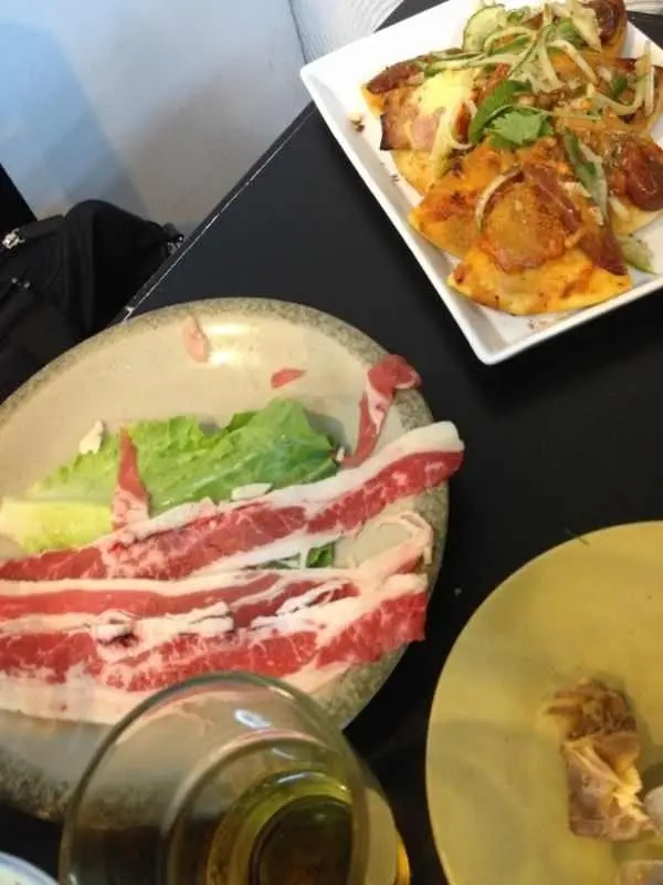 Pizza最後先叫，一碟價錢頗費的，但值得試上試！！辣中又有肉腸味，正