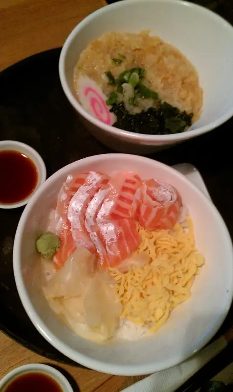 北海道三文魚刺身飯拼烏冬