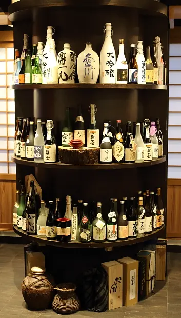 圓柱形的清酒架