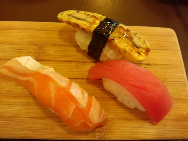 三文魚腩壽司($13), 黃鰭吞拿魚壽司 ($15), 自家製玉子鰻魚燒壽司 ($16)