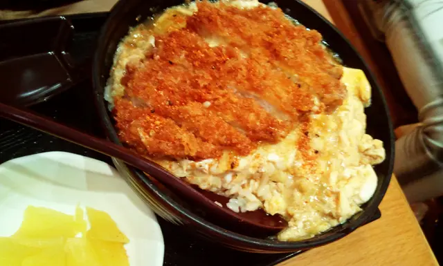 吉列豬扒滑蛋飯