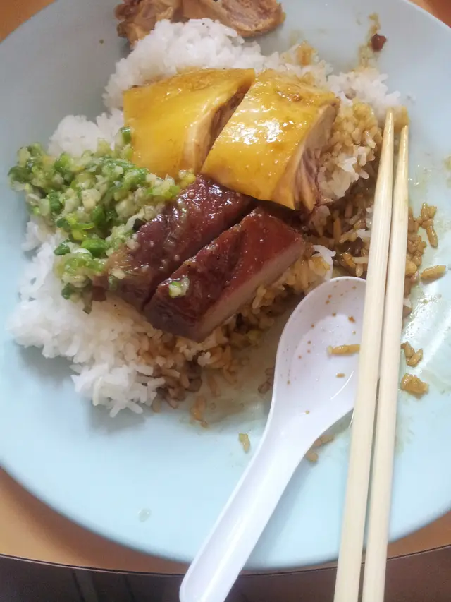 哈哈哈哈~ 開始左食先記得影~ XP