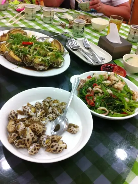 花螺 清蒸鮑魚 蝦醬通菜鮮魷