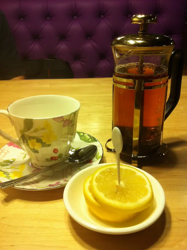 餐茶 – 熱檸檬茶