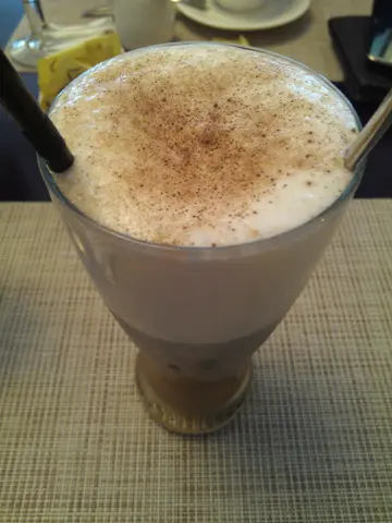 latte with vanilla ice cream