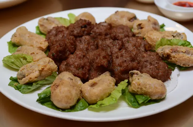 金沙蠔拚蓮藕餅