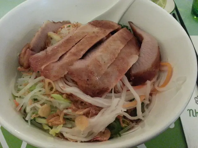 豬頸肉撈檬