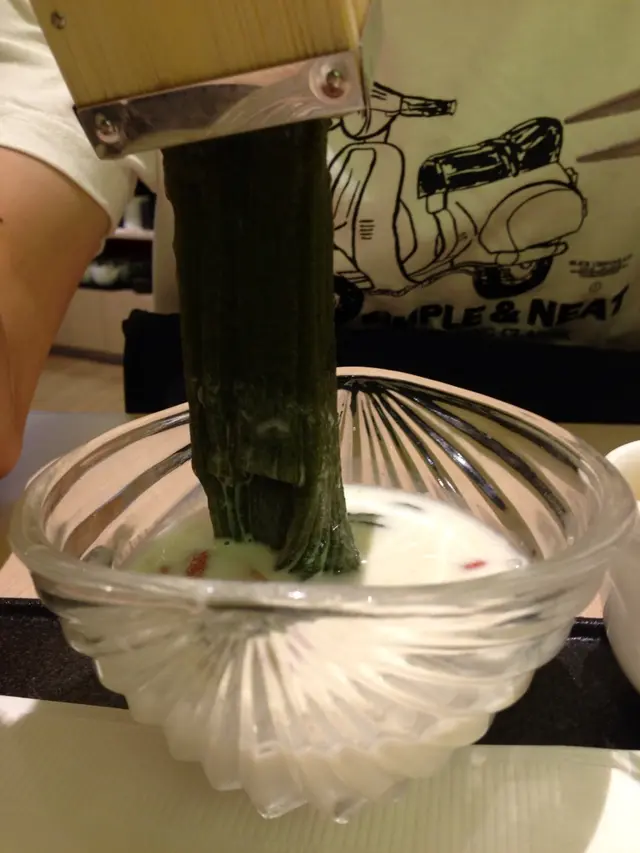 自己擠壓啲葛粉條係幾得意嘅