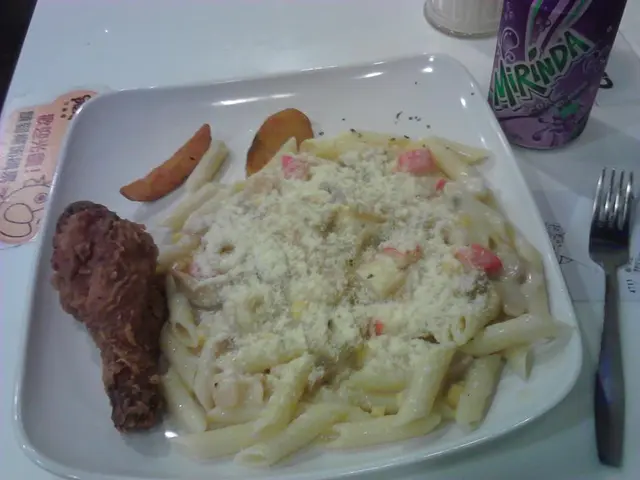 (1客)海鮮芝士長通粉配雞腿