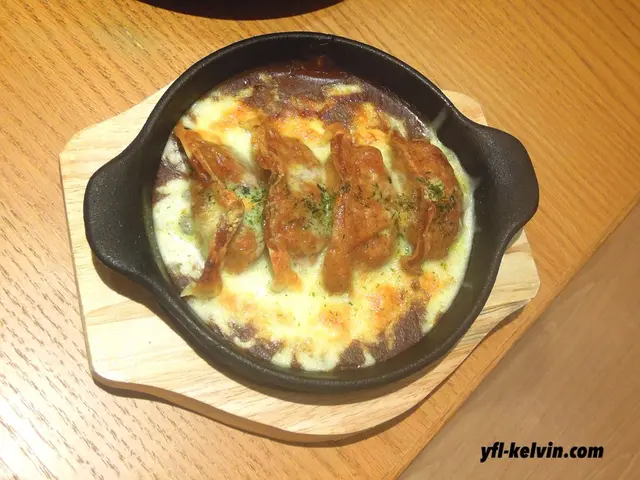 鐵板咖哩黑豚餃子