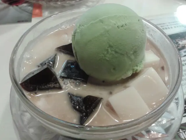 黑白涼粉配綠茶雪糕