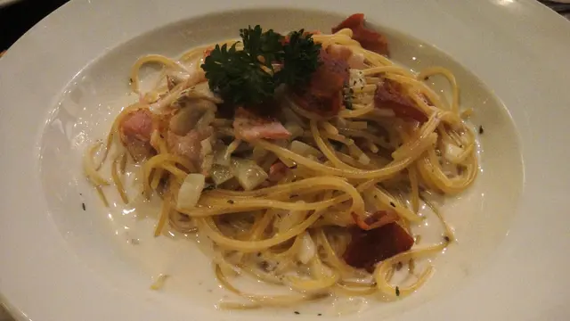 意粉煮得剛好, 但略嫌醬汁太稀