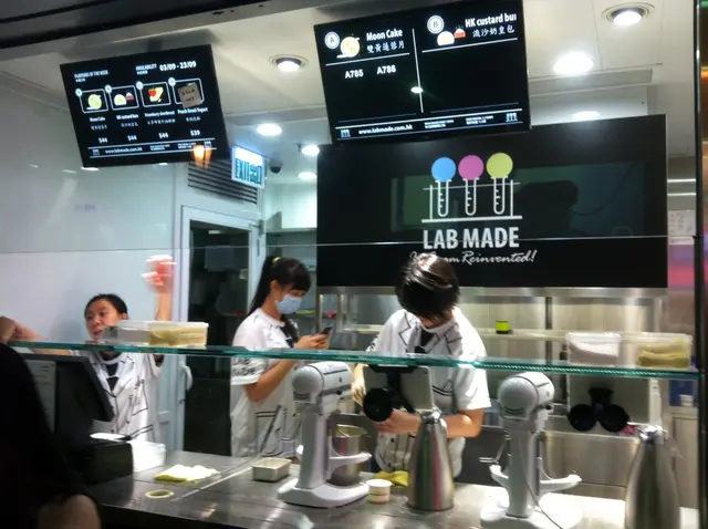 雪糕以-196℃液態氮凝結而成