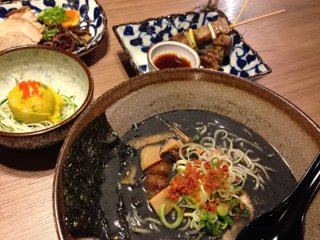 黑墨豚肉湯拉麵