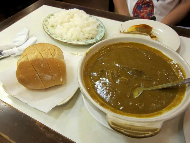 白飯和豬仔包最配合咖哩