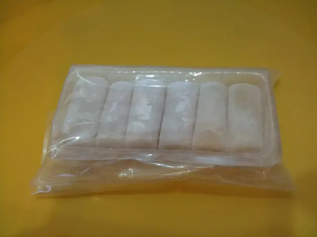 香蕉糕: 濃郁的香蕉油味, 少少甜味, 味道一流。