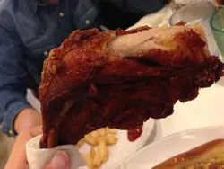 咬一口，肉汁滿盈!