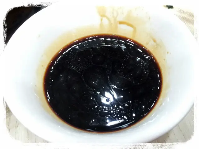 食煲仔飯一定唔少得的甜豉油