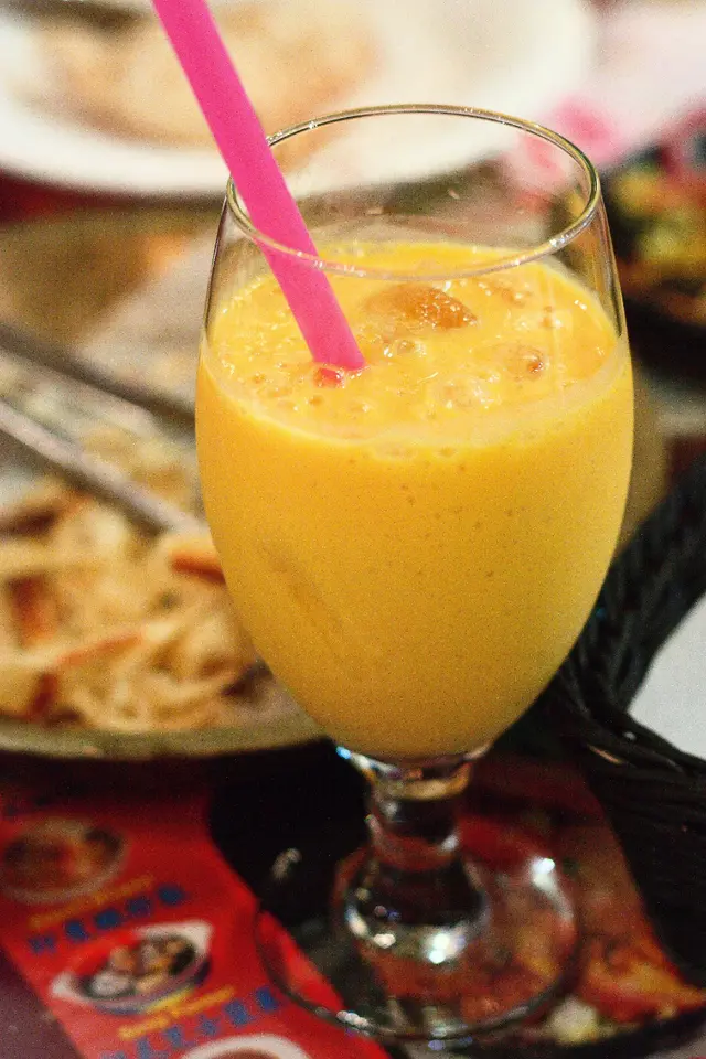 金黃色的外表聞下去有濃郁的芒果香味,味道像沒有西米的楊枝甘露,清新潤喉,實是個解渴良品