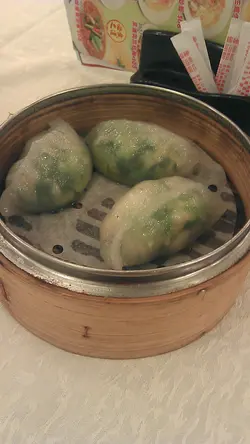鲜虾菜苗饺