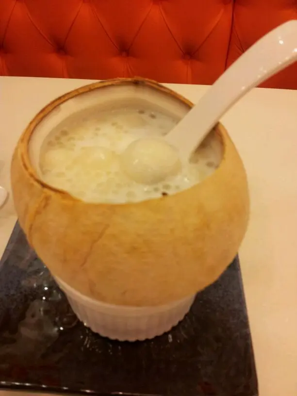 椰皇湯圓燉蛋白