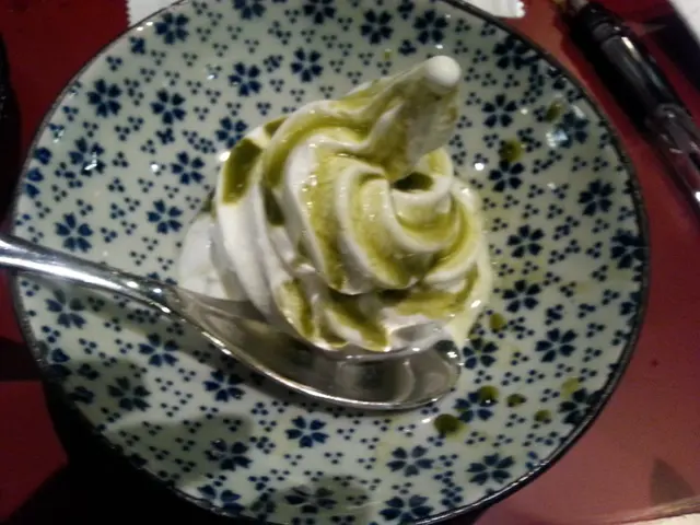 雪糕下面有紅豆，算不錯