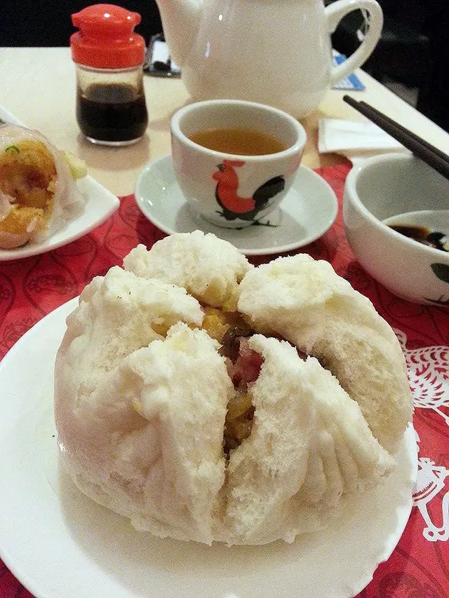 好大個包子，餡料都好足