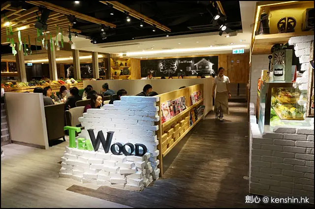 門口數十人在等超人氣