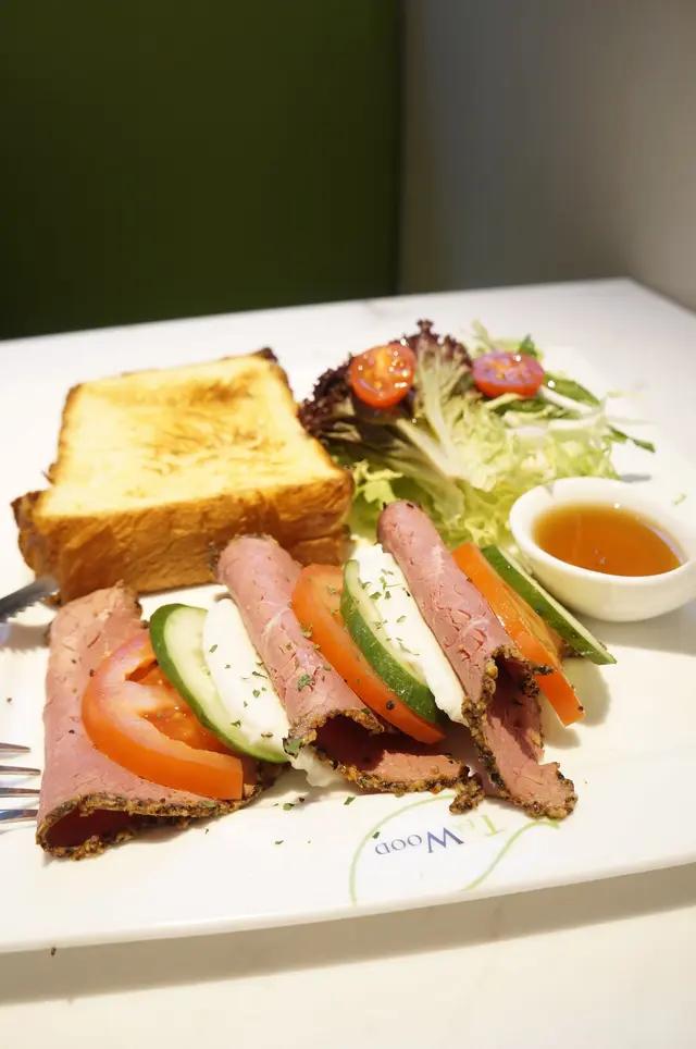 煙烤牛肉牛油紐紋三明治