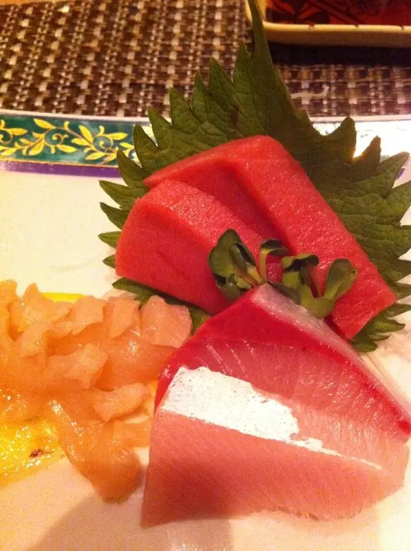 油甘因為新鮮所以纖維緊密, 文理鮮明咬落爽口甜脆