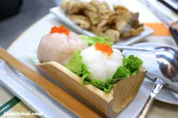 鲜虾滑与墨鱼滑