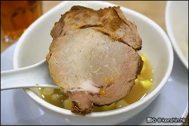 味粉叉燒應該拿去沾汁沖洗？