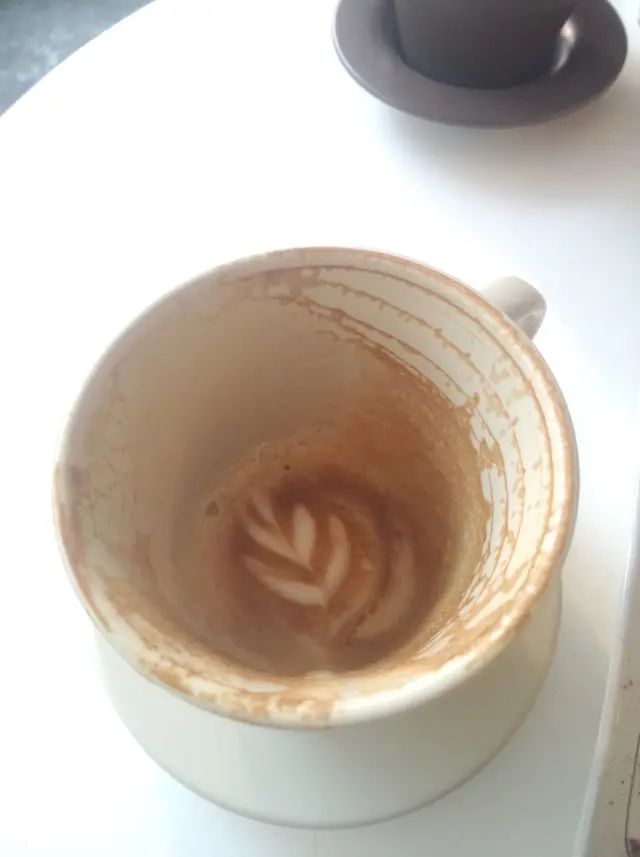 完整的小草依然