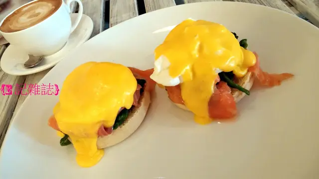 雖然如此但作為主角的半熟蛋一搗就破流出大堆蛋汁, 也可挽回不少分數吧