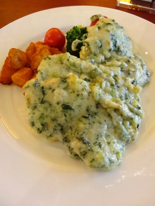 玫瑰翠綠焗石斑跟薯菜