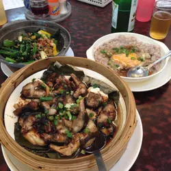 下午食得咁丰富，仲要饮啤酒，真系好邪恶